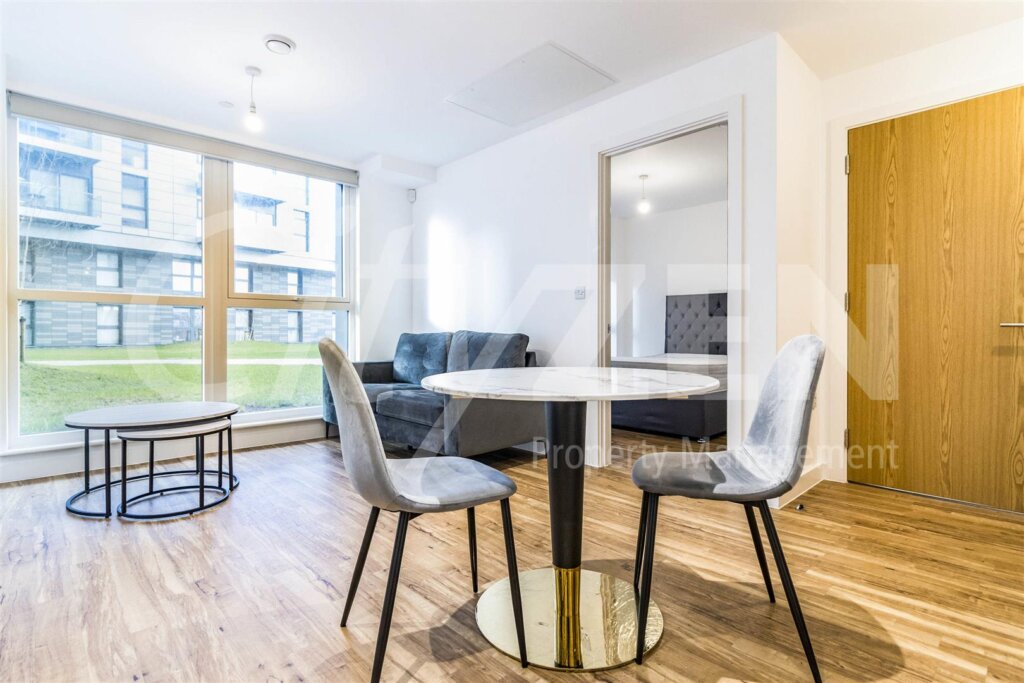 Pomona Strand, Old Trafford