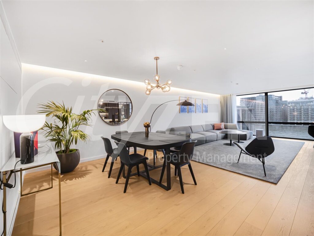 Upper Thames Street, London