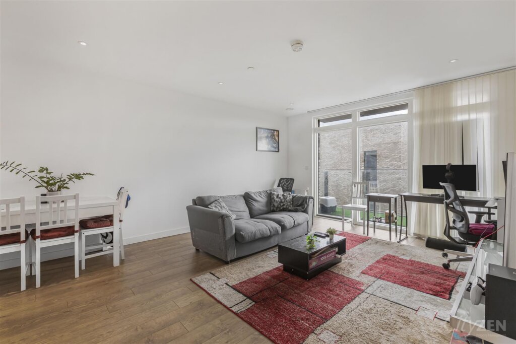 Lamington Heights, 8 Madeira Street, London