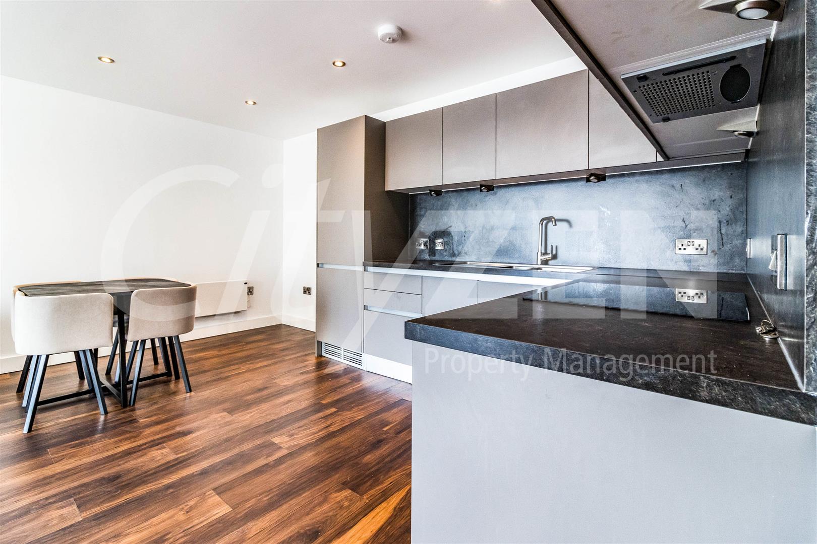 KITCHEN / RECEPTION