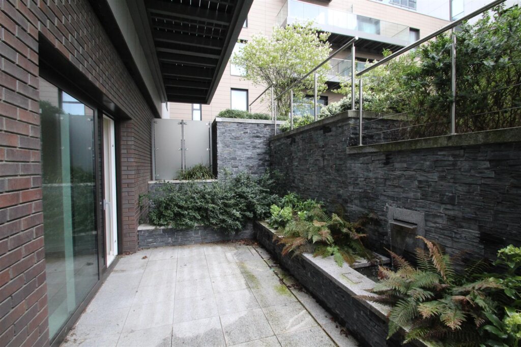 Nature View Apartments, Woodberry Grove, London