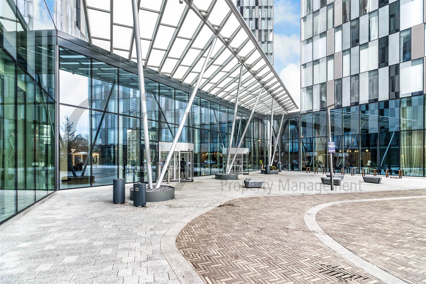 DEANSGATE SQUARE