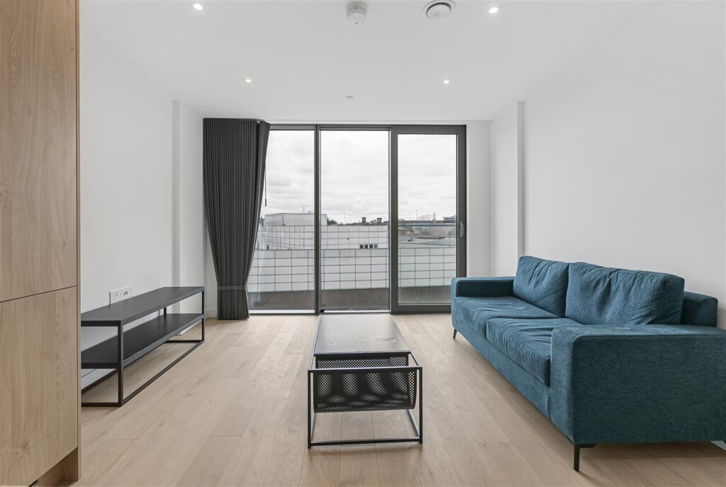 THE CLARENDON, 37 Clarendon Road, Watford