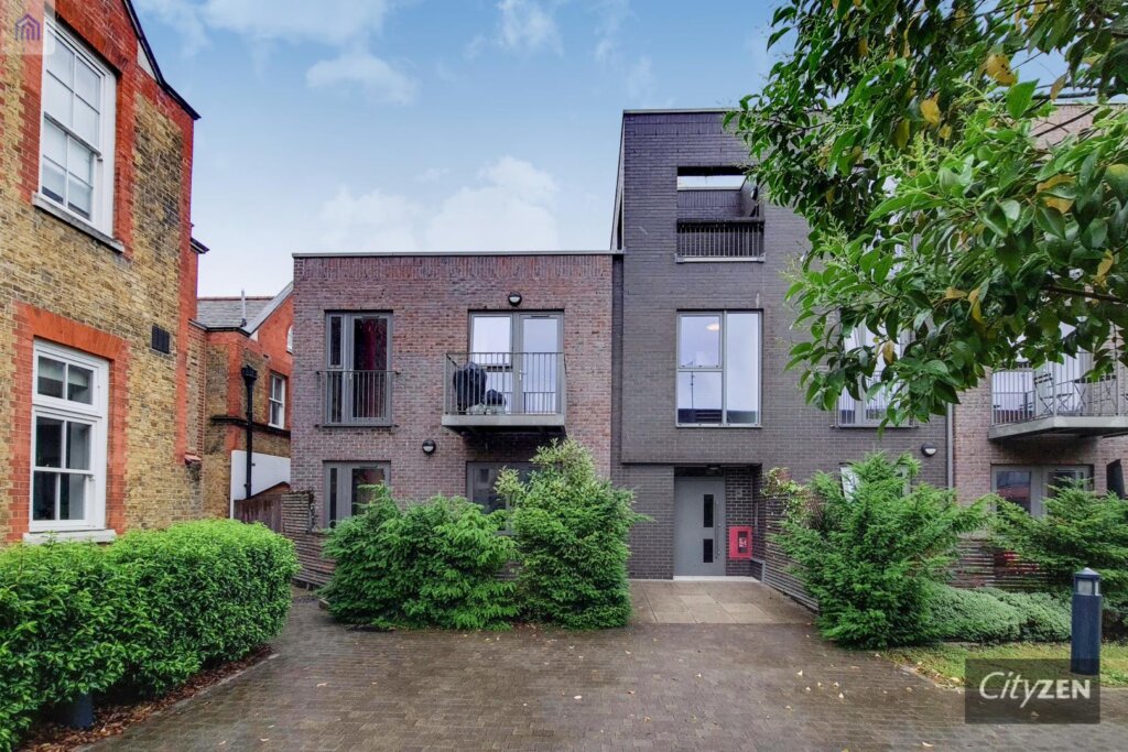 Rhodewell Apartments, So Stepney